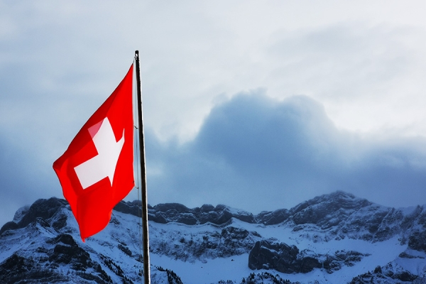 Schweizer Flagge_bas.jpg